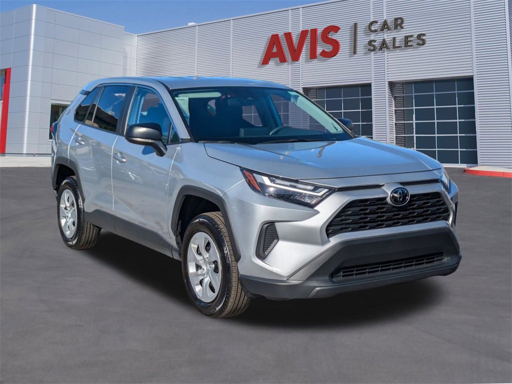 Used 2025 Toyota RAV4 LE image 3