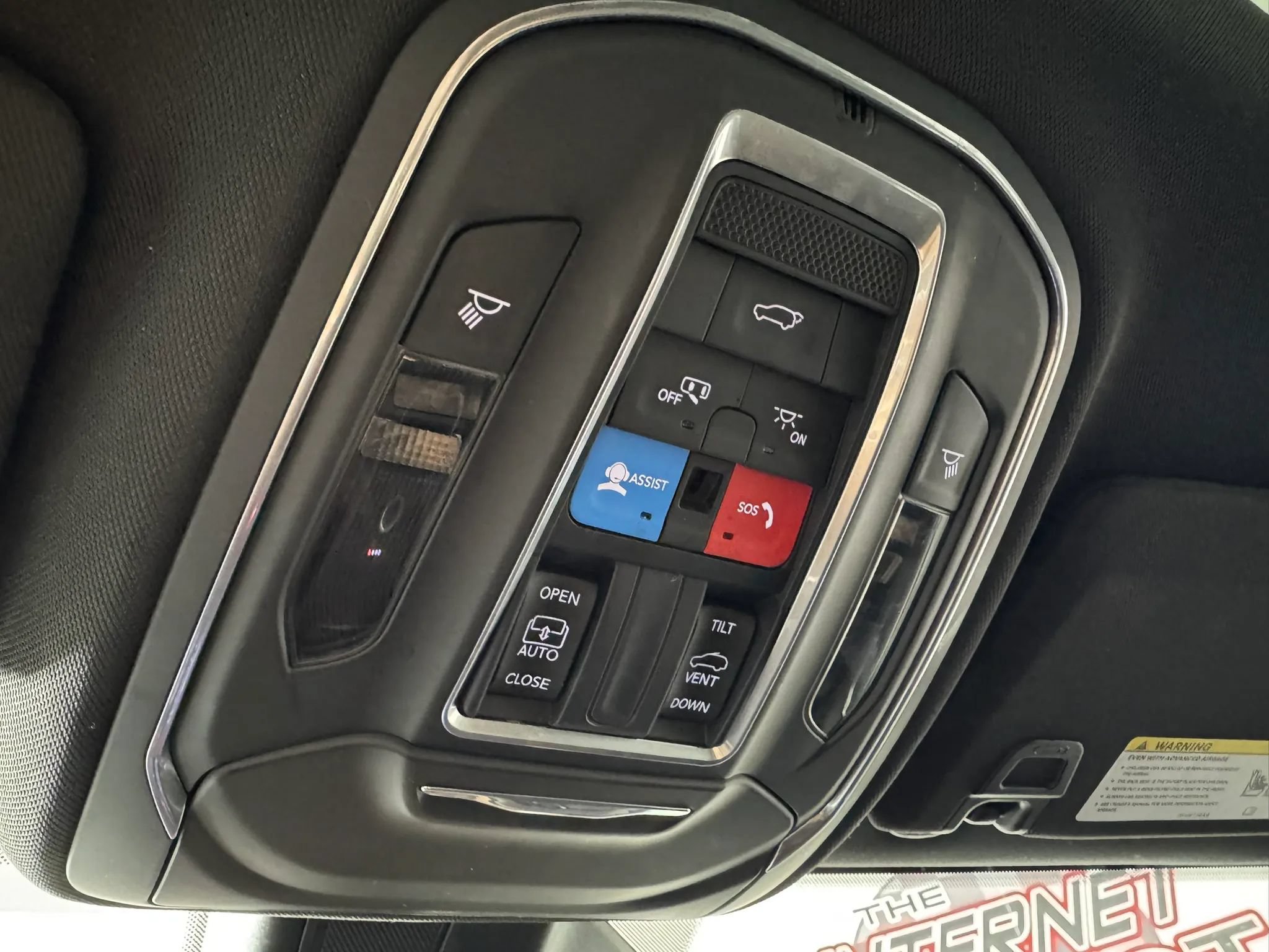 Used 2023 Jeep Grand Cherokee L Laredo AWD/4WD image 25