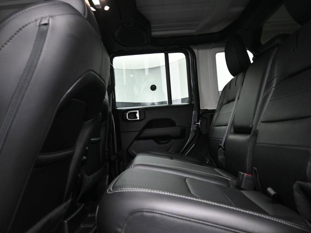 Used 2023 Jeep Wrangler Unlimited Sahara image 10