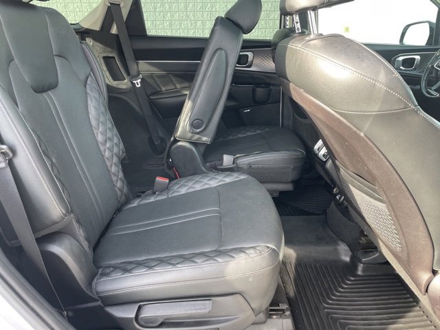 Used 2022 Kia Sorento SX image 16