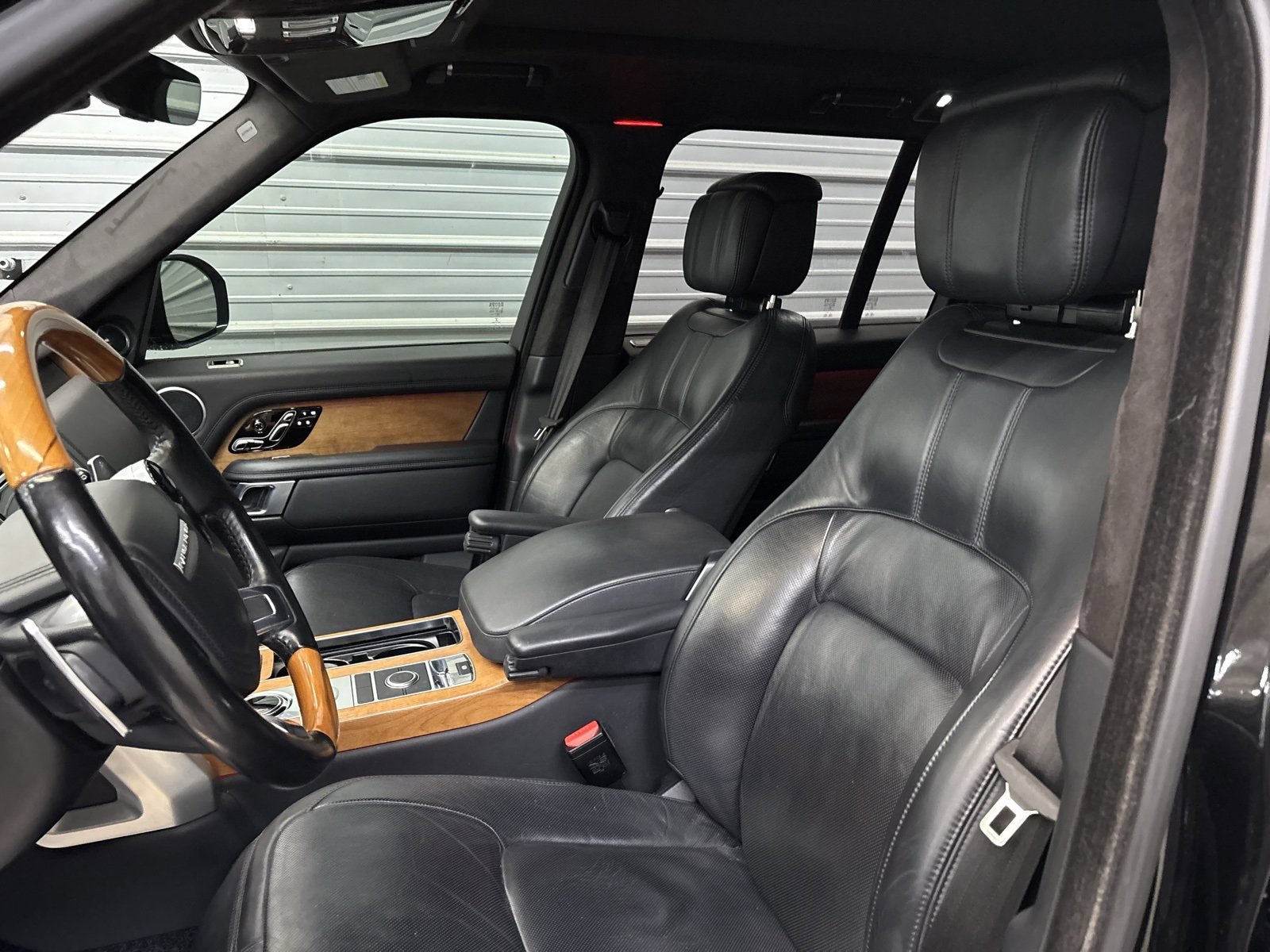 Used 2018 Land Rover Range Rover Autobiography image 11