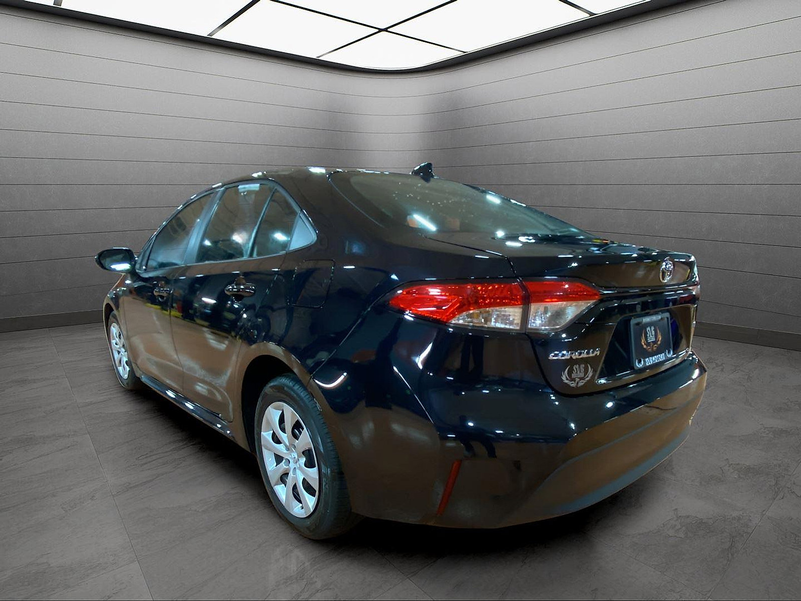 Used 2024 Toyota Corolla LE FWD image 3