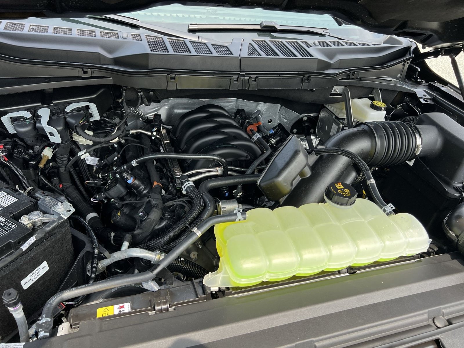 New 2026 Ford F150 Lariat w/ Equipment Group 501A Mid AWD/4WD image 27