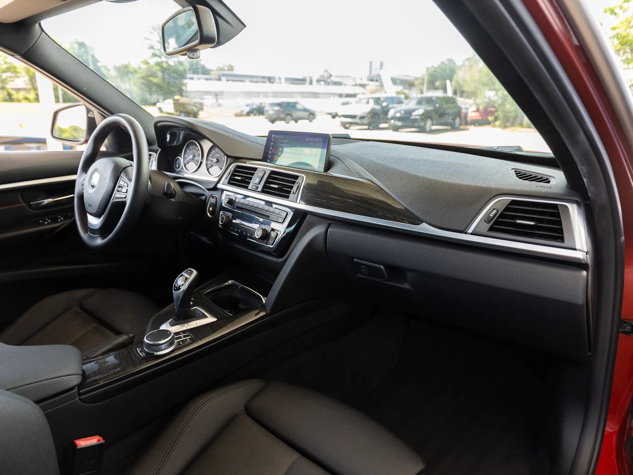 Used 2018 BMW 330i xDrive Sedan AWD/4WD image 24