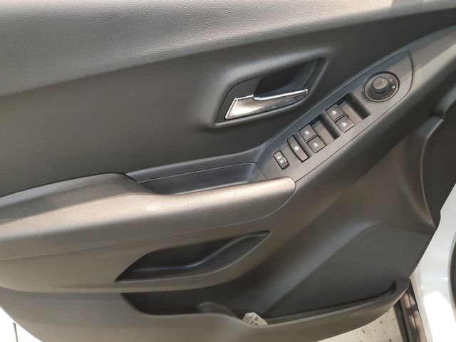 Used 2016 Chevrolet Trax LT image 11