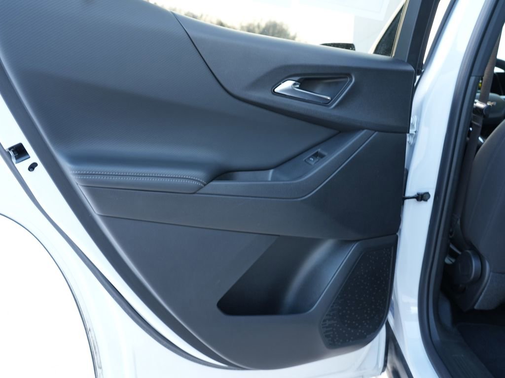 Used 2025 Chevrolet Equinox LT image 18