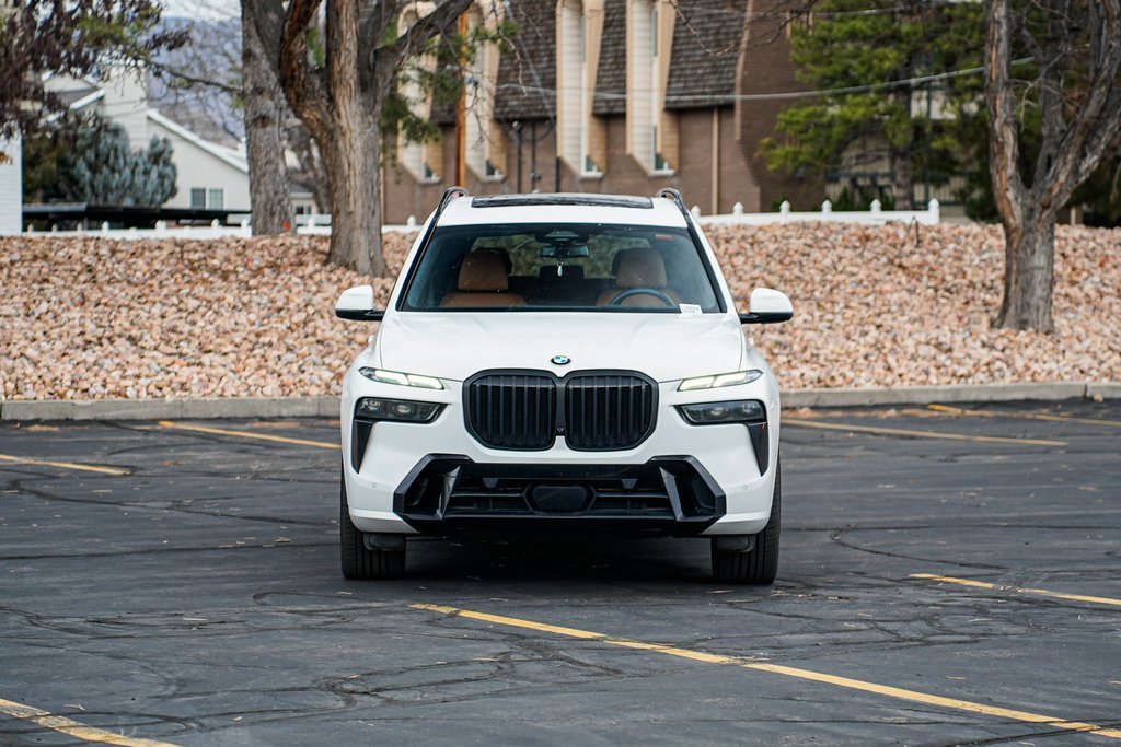 Used 2023 BMW X7 xDrive40i w/ M Sport Package image 2