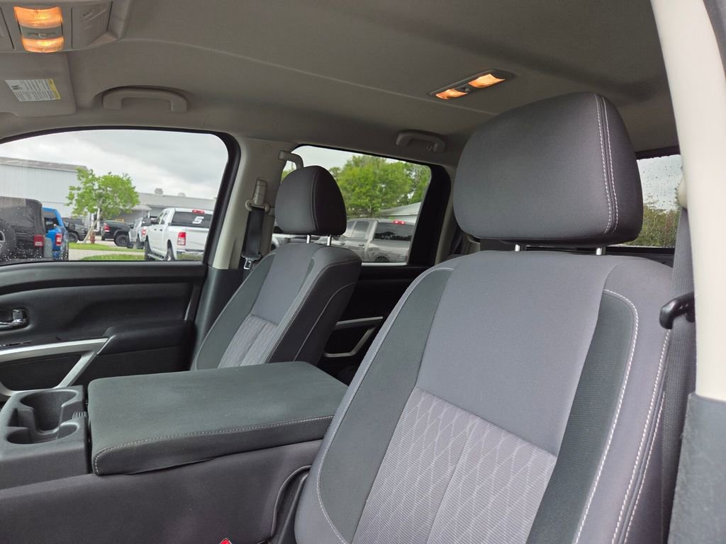 Used 2021 Nissan Titan SV RWD image 20
