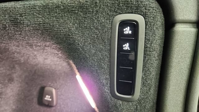 New 2026 Volvo EX90 Plus AWD/4WD image 44