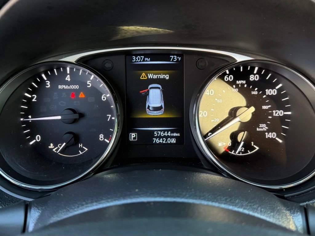 Used 2016 Nissan Rogue SV image 18