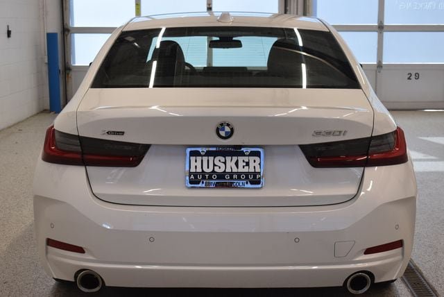 Used 2026 BMW 330i xDrive Sedan AWD/4WD image 11