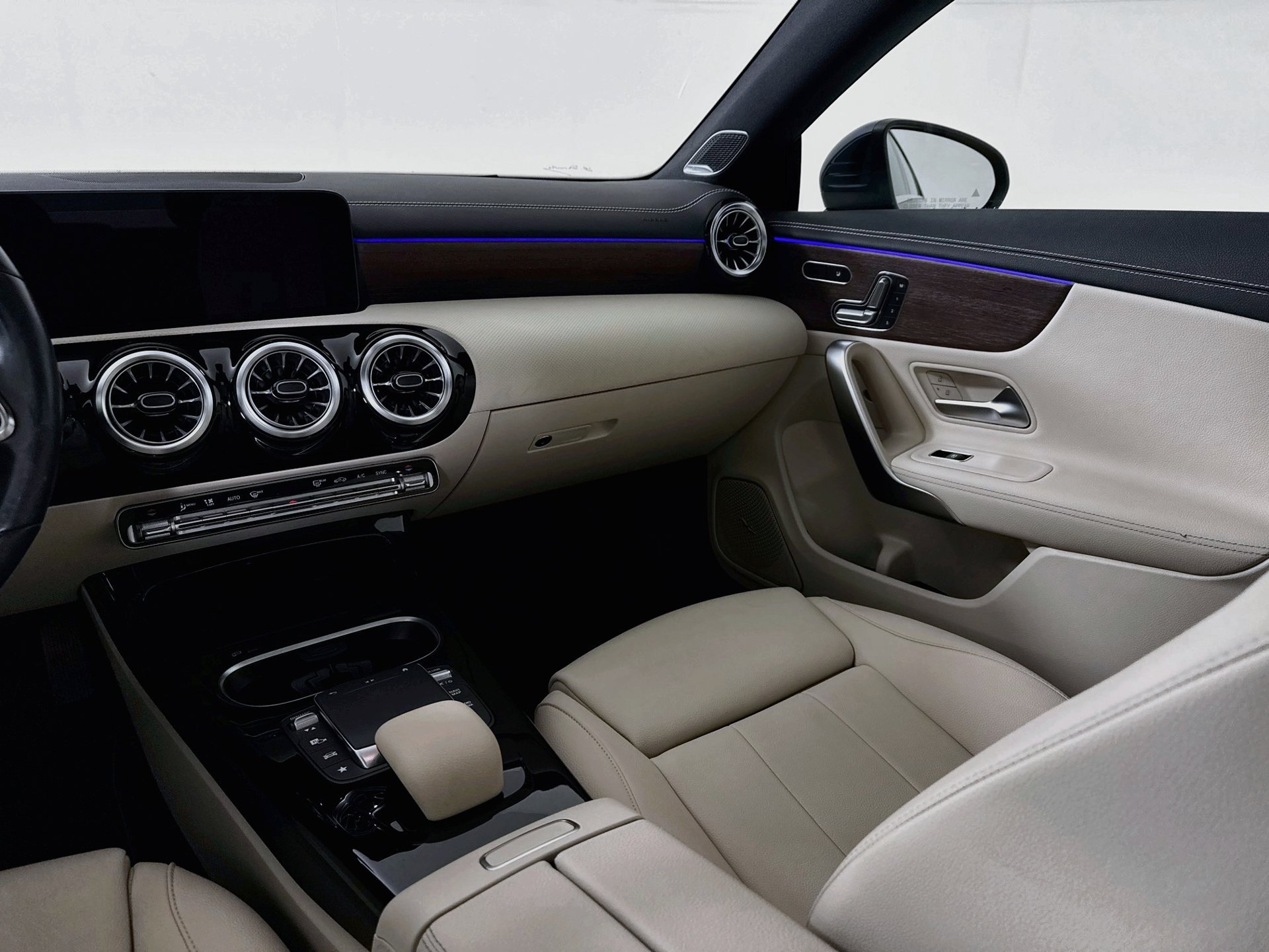 Used 2023 Mercedes-Benz CLA 250 image 24