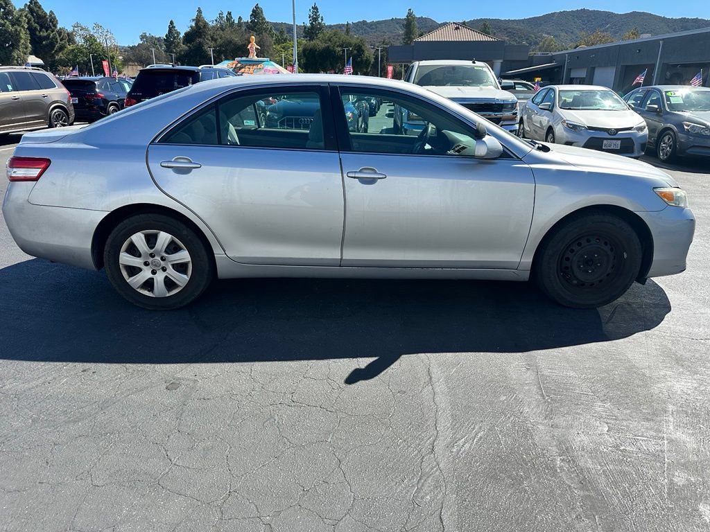 Used 2010 Toyota Camry LE FWD image 4
