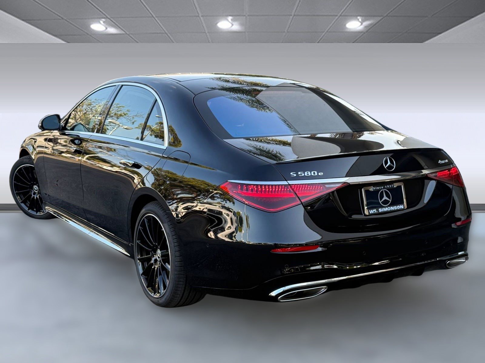 New 2026 Mercedes-Benz S 580e 4MATIC Sedan image 2