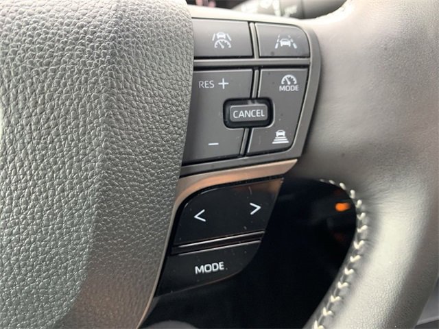 Used 2025 Toyota Camry SE image 28