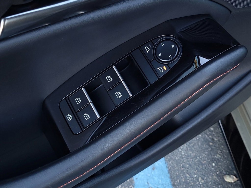 Certified 2025 MAZDA MAZDA3 Carbon w/ Appearance Package image 11