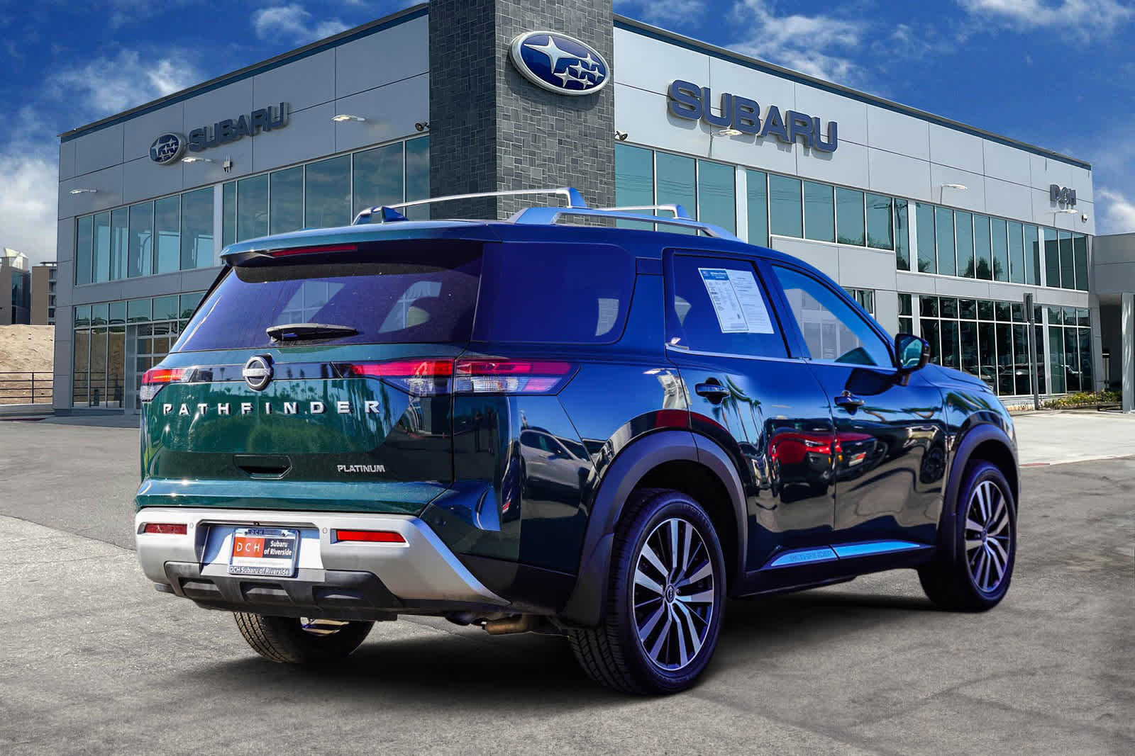 Used 2023 Nissan Pathfinder Platinum image 4