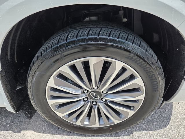 Certified 2026 INFINITI QX80 Luxe AWD/4WD image 10