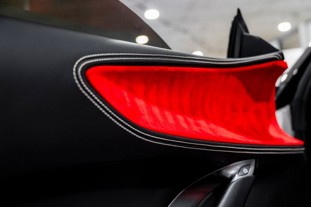 Used 2022 Ferrari SF90 Spider AWD/4WD image 33