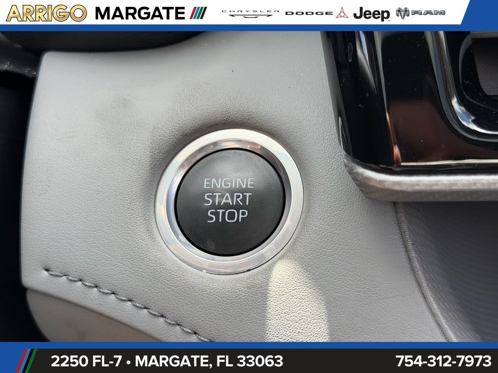 Used 2024 Toyota Highlander Platinum FWD image 33