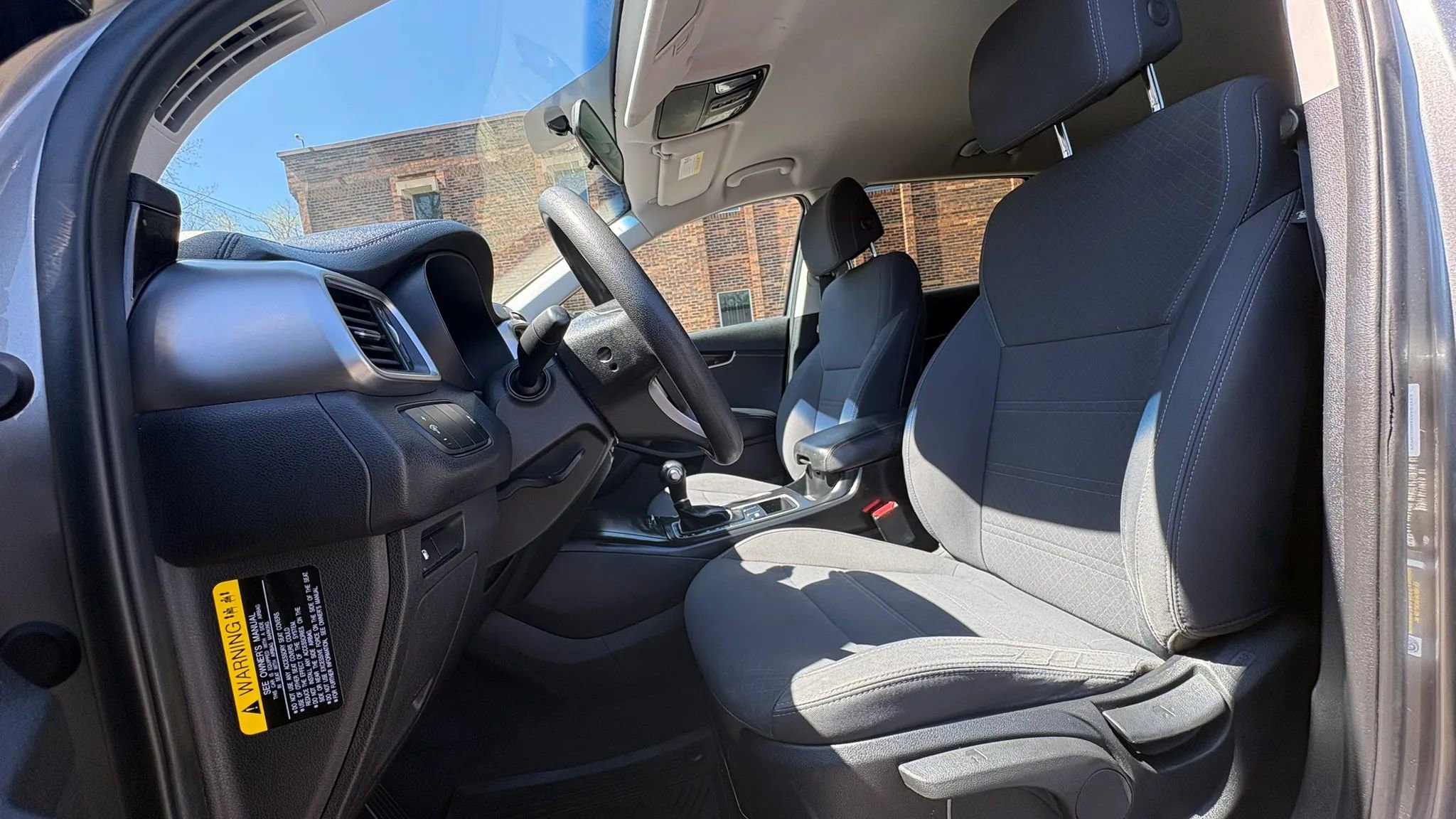 Used 2017 Kia Sorento FWD image 2