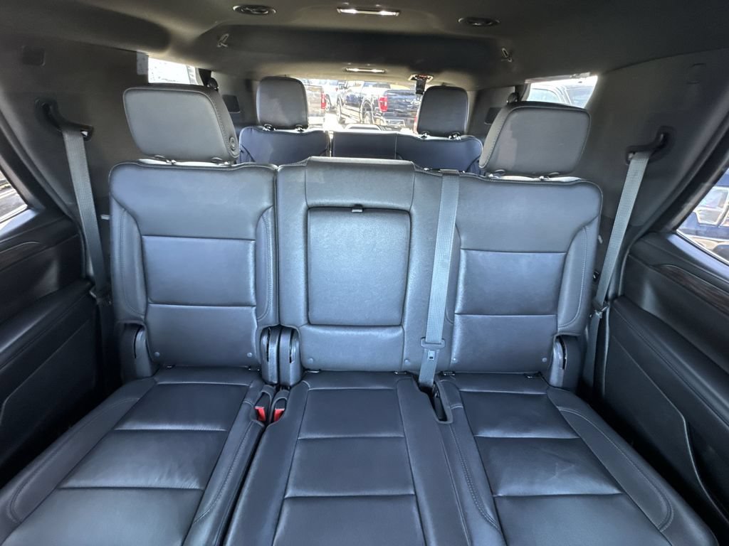 Used 2022 Chevrolet Tahoe Z71 w/ Z71 Off-Road Package AWD/4WD image 24