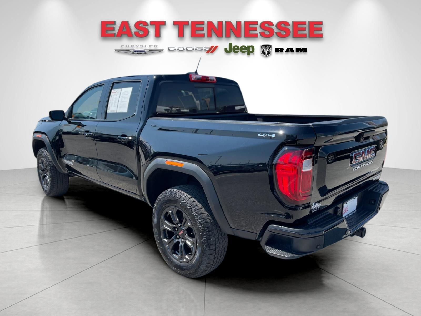 Used 2025 GMC Canyon Elevation image 5