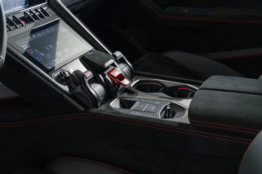 Used 2024 Lamborghini Urus Performante image 6