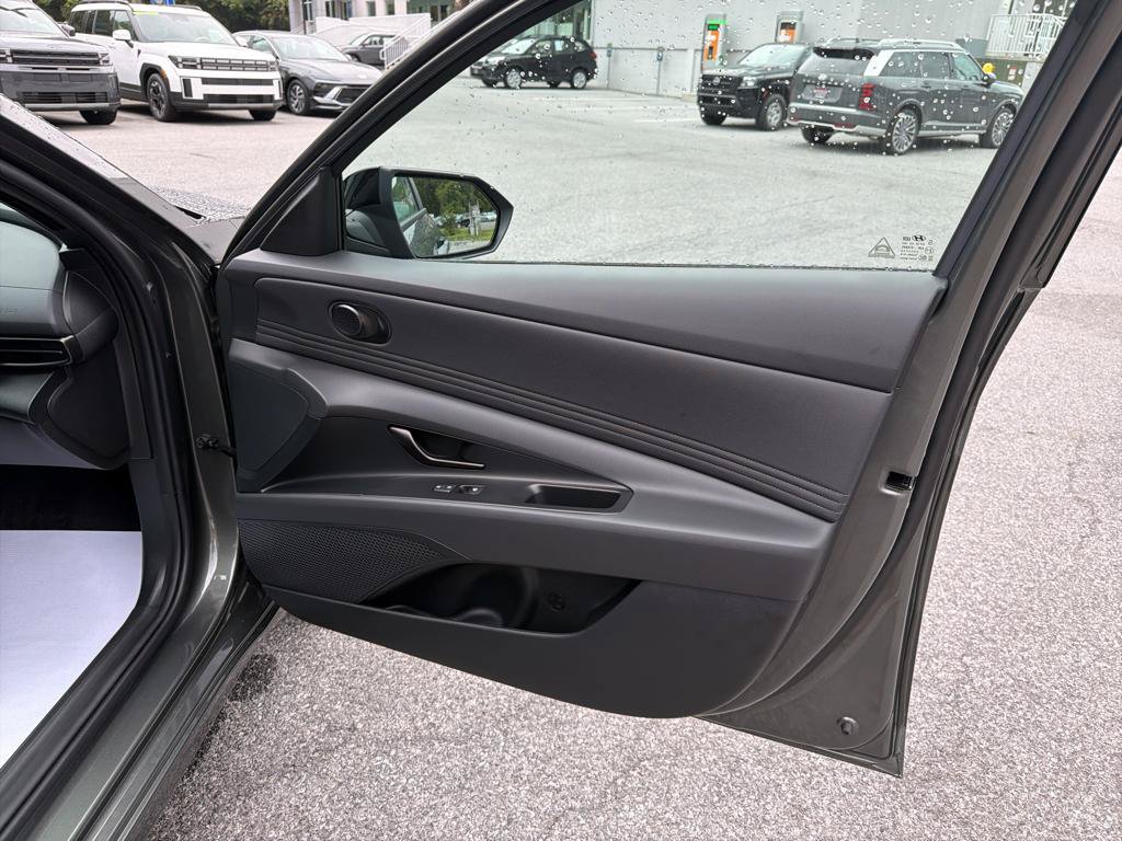 New 2026 Hyundai Elantra SEL Sport FWD image 29