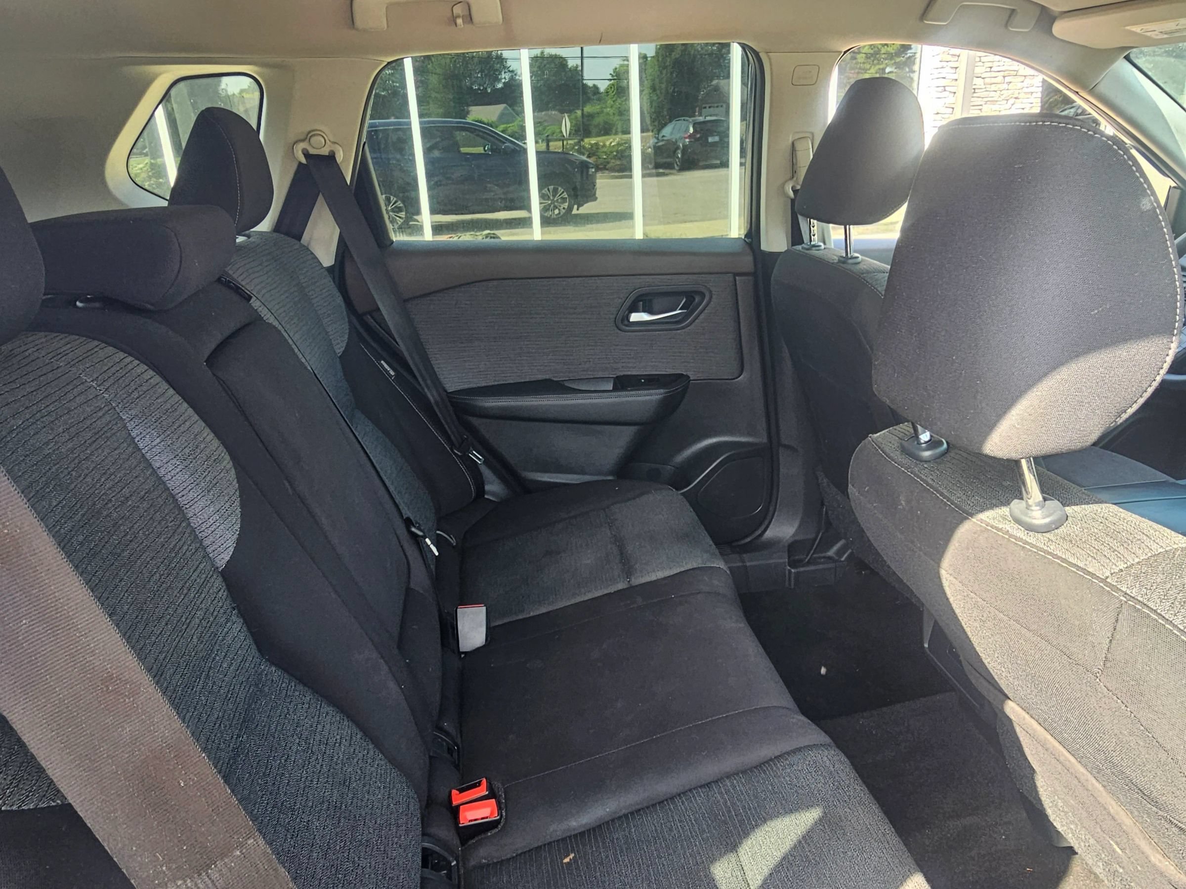 Used 2023 Nissan Rogue SV FWD image 10