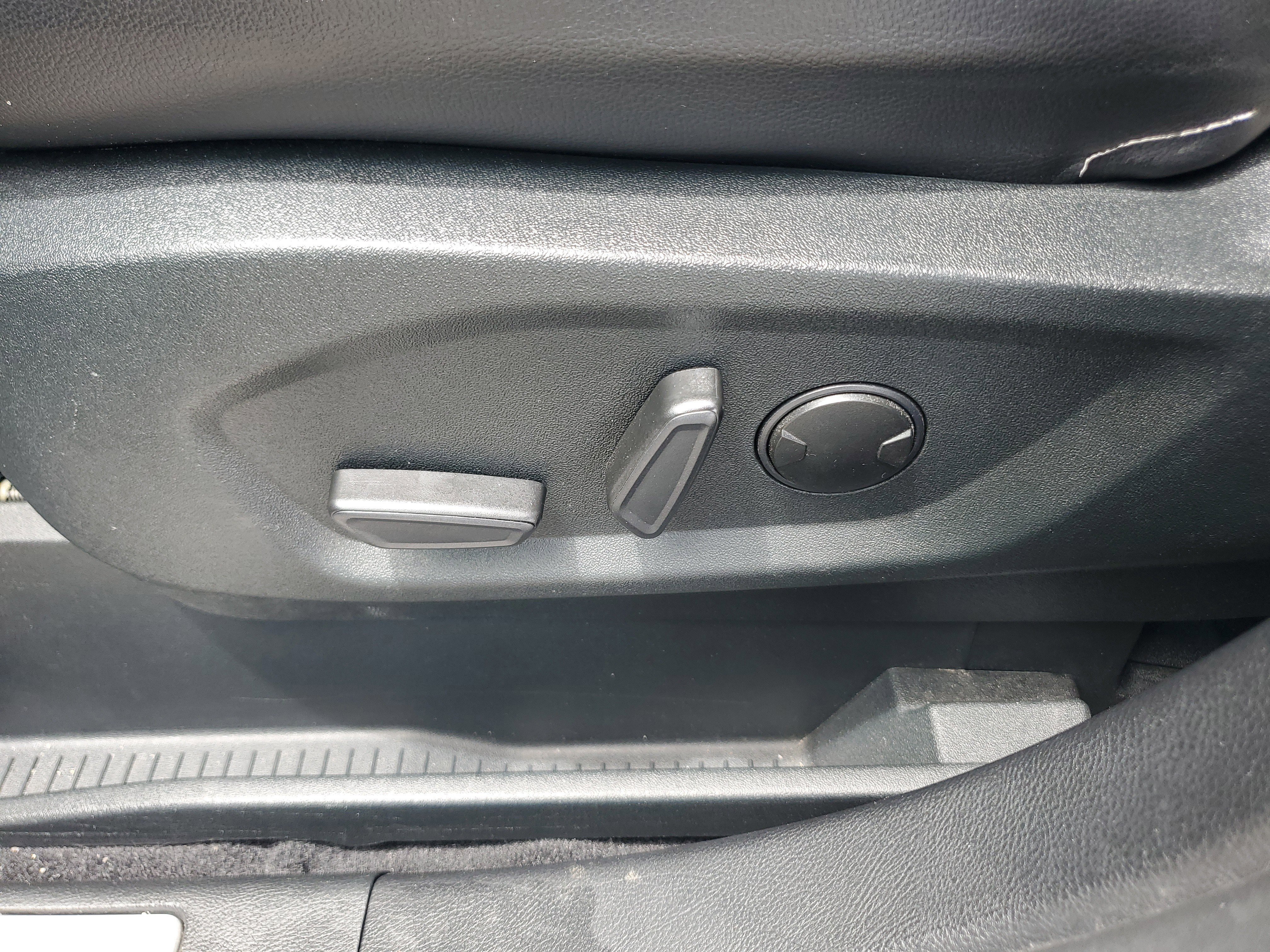 Used 2022 Ford Edge ST-Line AWD/4WD image 12