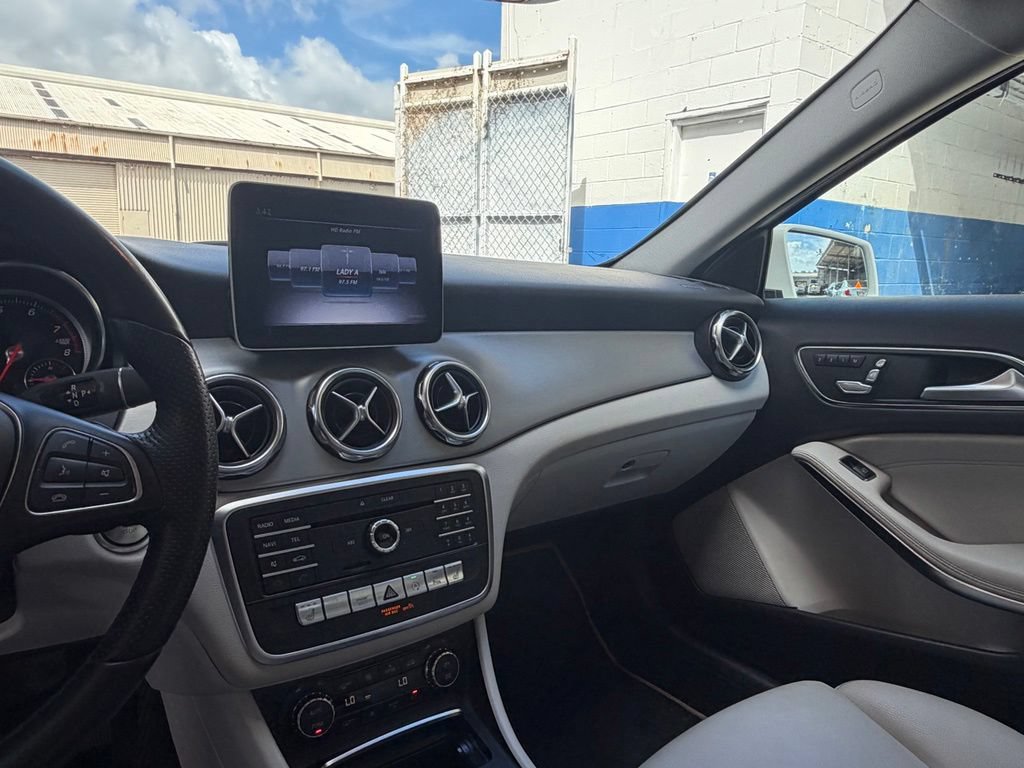 Used 2019 Mercedes-Benz GLA 250 image 13