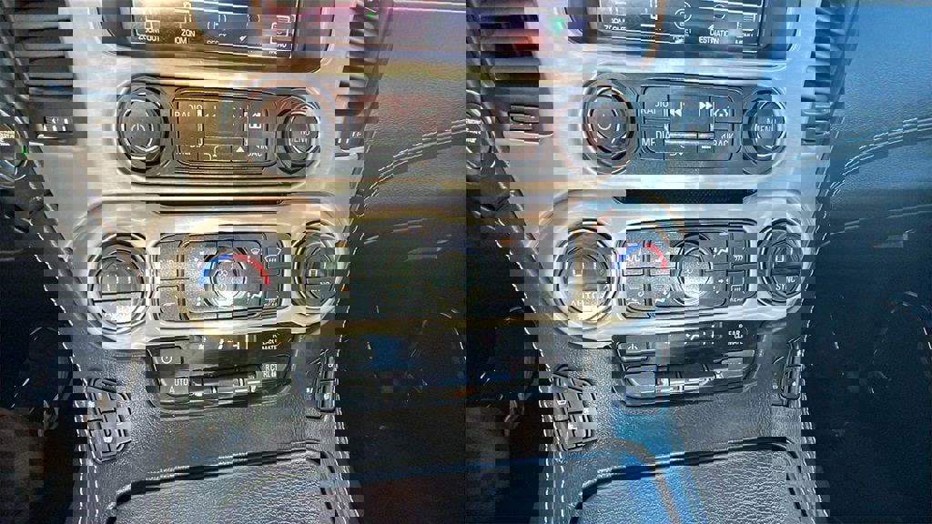 Used 2018 GMC Yukon Denali w/ Denali Ultimate Package image 35