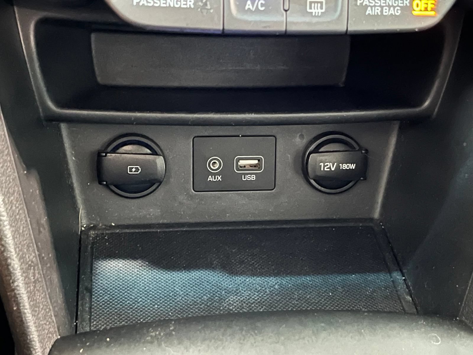 Used 2019 Hyundai Kona SE FWD image 23