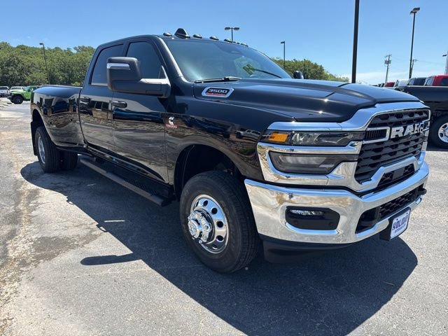 New 2026 RAM 3500 Tradesman AWD/4WD image 7