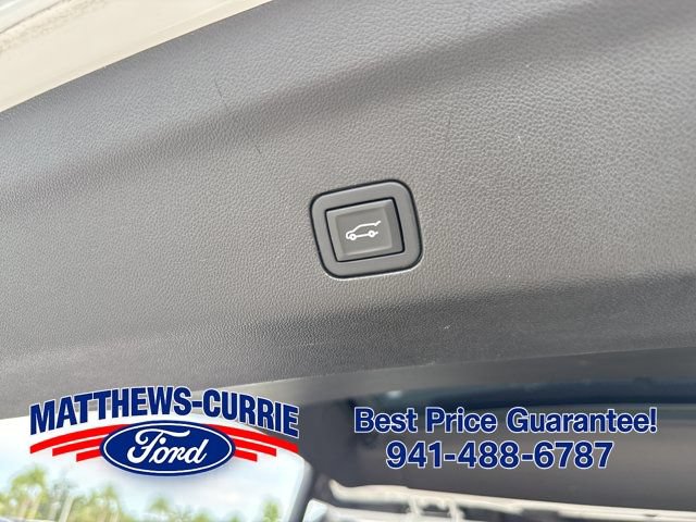 Used 2021 Chevrolet Tahoe Premier w/ Premium Package AWD/4WD image 15