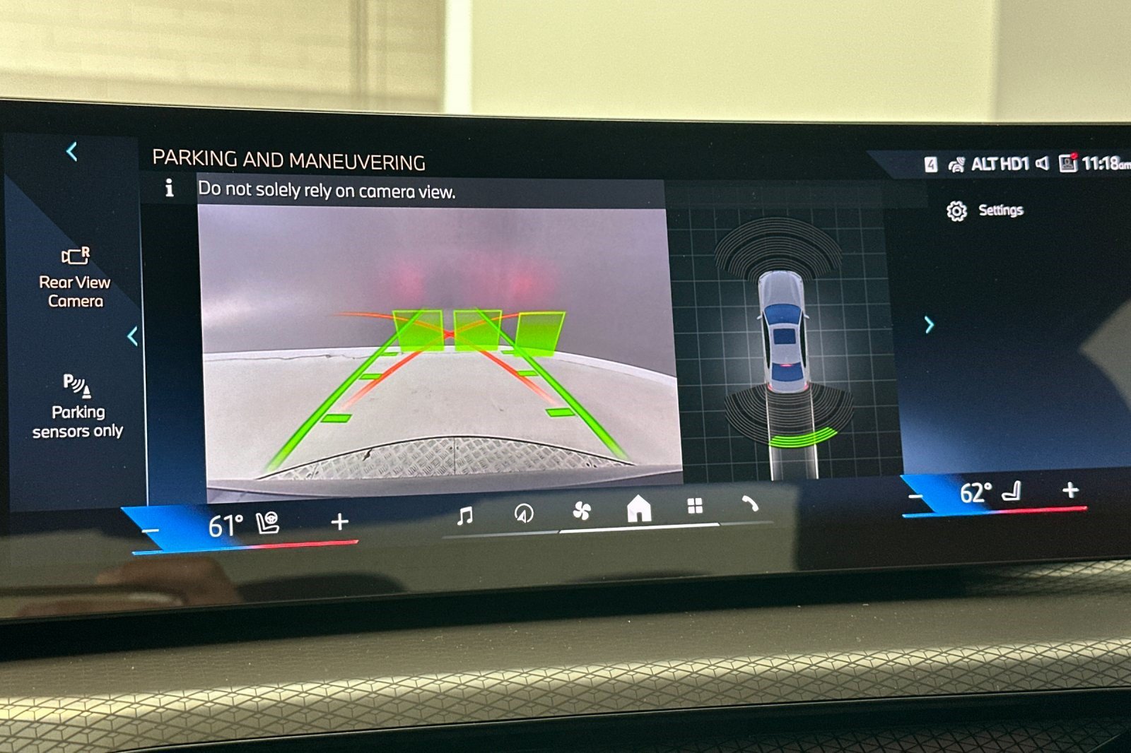 New 2026 BMW 330i Sedan w/ M Sport Package RWD image 18