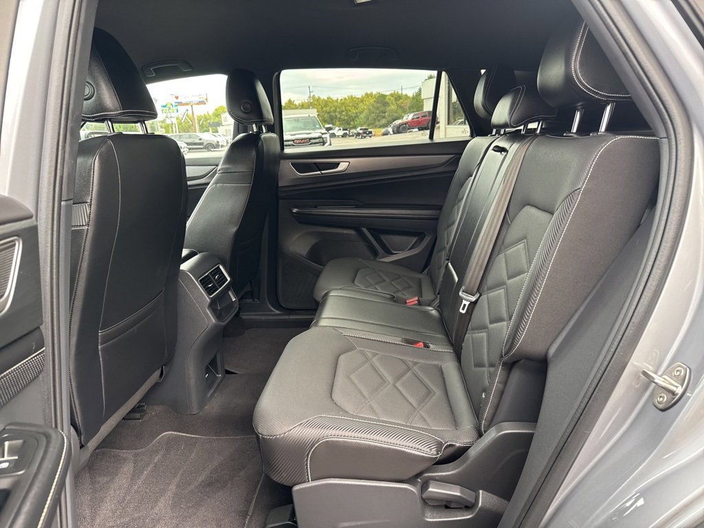 Used 2024 Volkswagen Atlas Cross Sport SE image 34