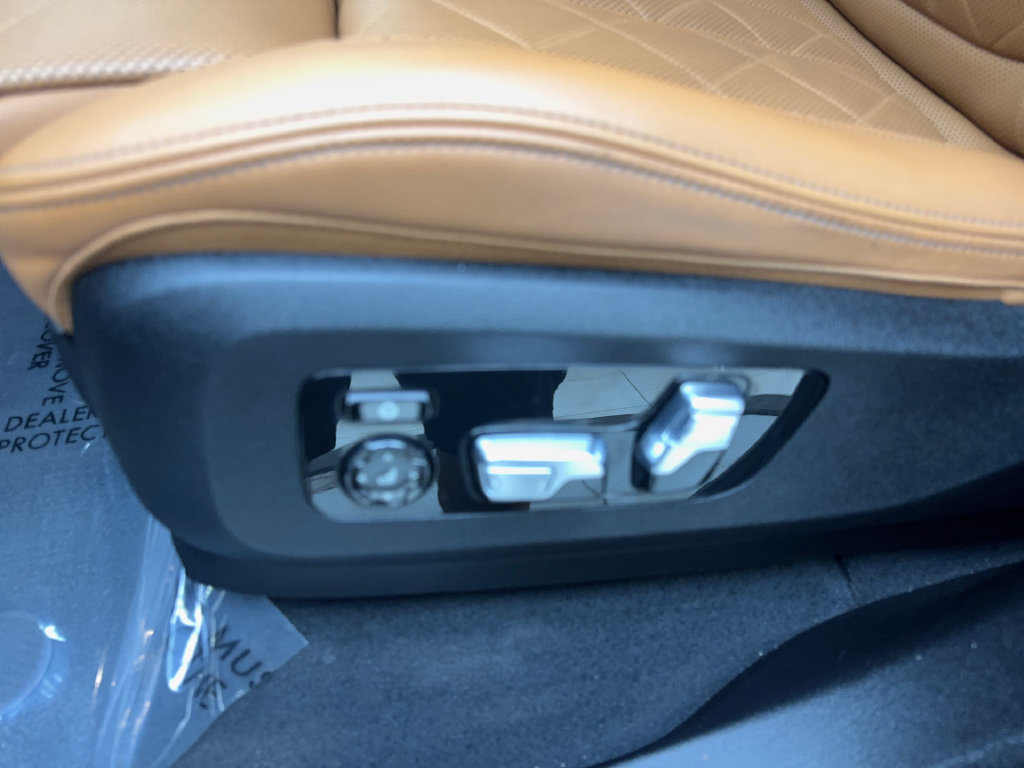 Used 2024 BMW X7 xDrive40i w/ Executive Package AWD/4WD image 33