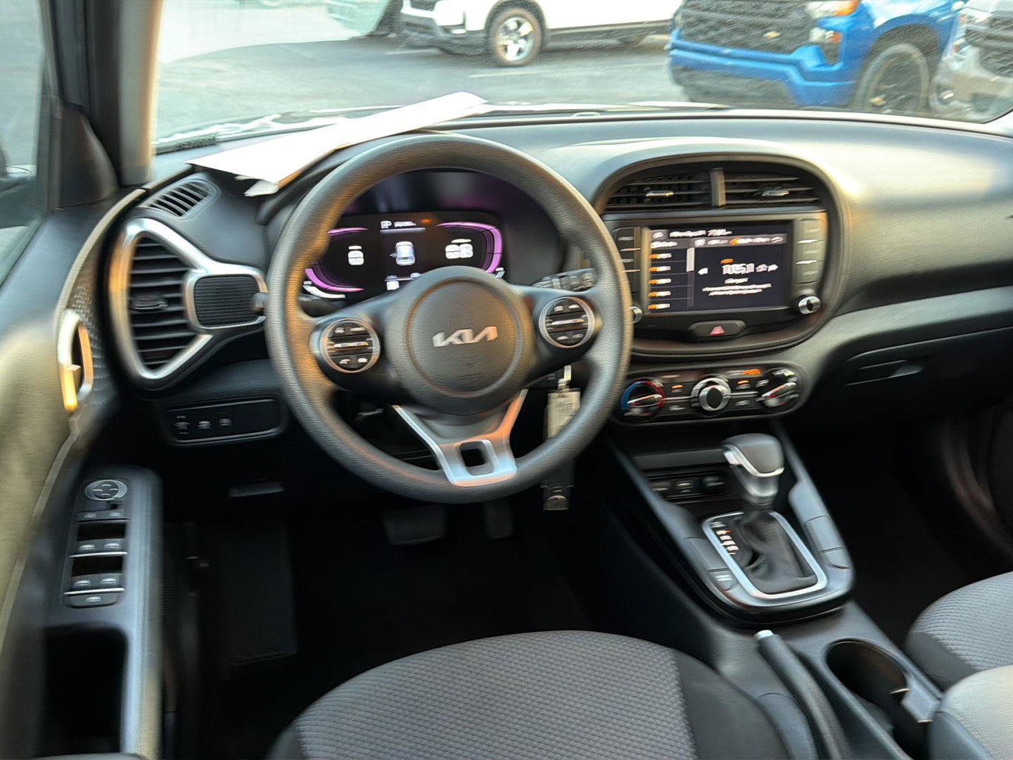Used 2024 Kia Soul LX w/ Option Group 015 FWD image 18
