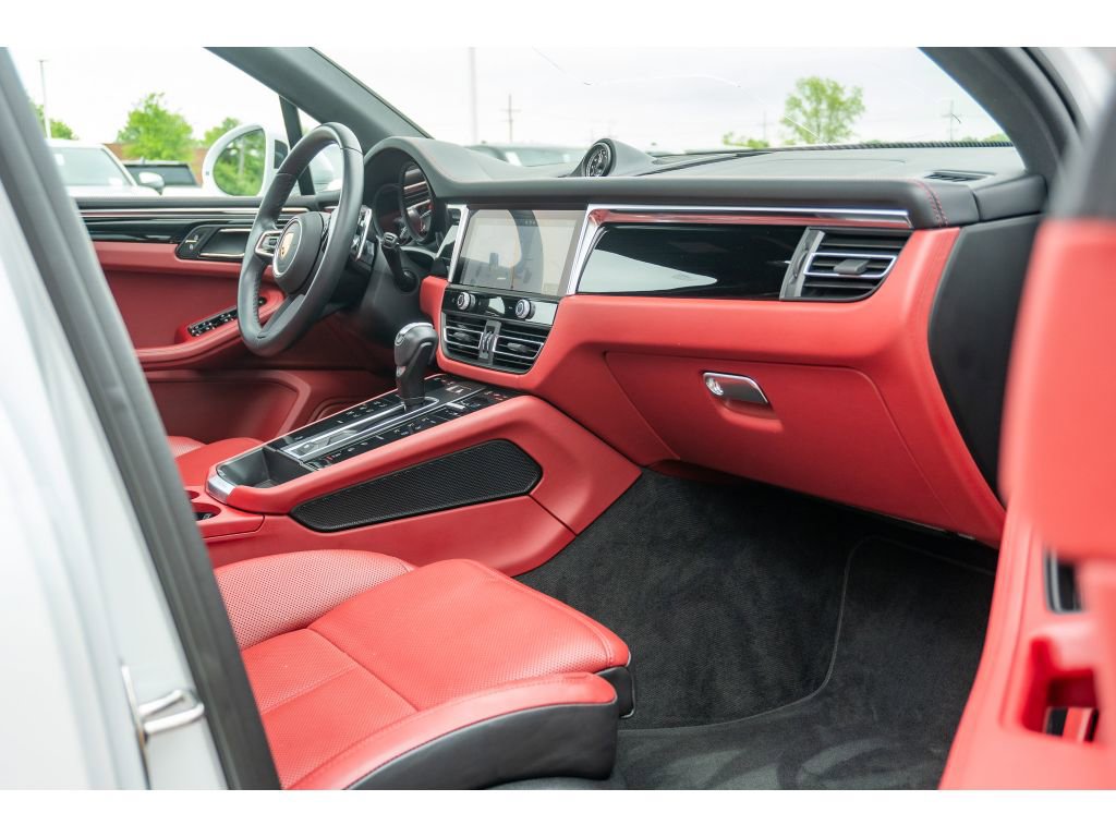 Used 2023 Porsche Macan Turbo AWD/4WD image 20