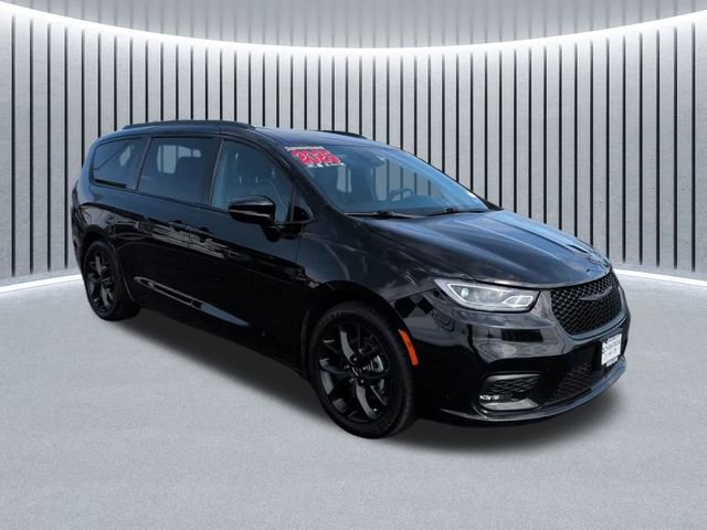 Used 2025 Chrysler Pacifica Limited FWD video 1