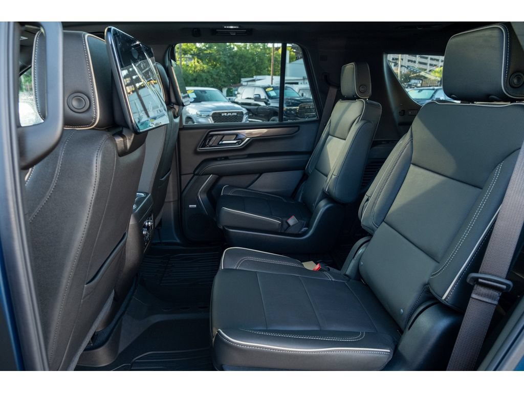 New 2026 GMC Yukon Elevation w/ Elevation Premium Package AWD/4WD image 13