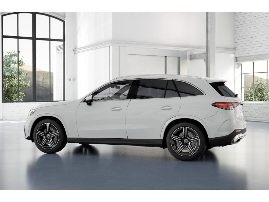 Used 2026 Mercedes-Benz GLC 300 4MATIC image 32