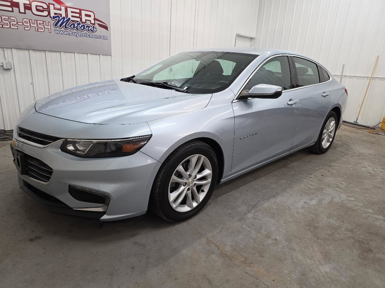 Used 2018 Chevrolet Malibu LT FWD image 3