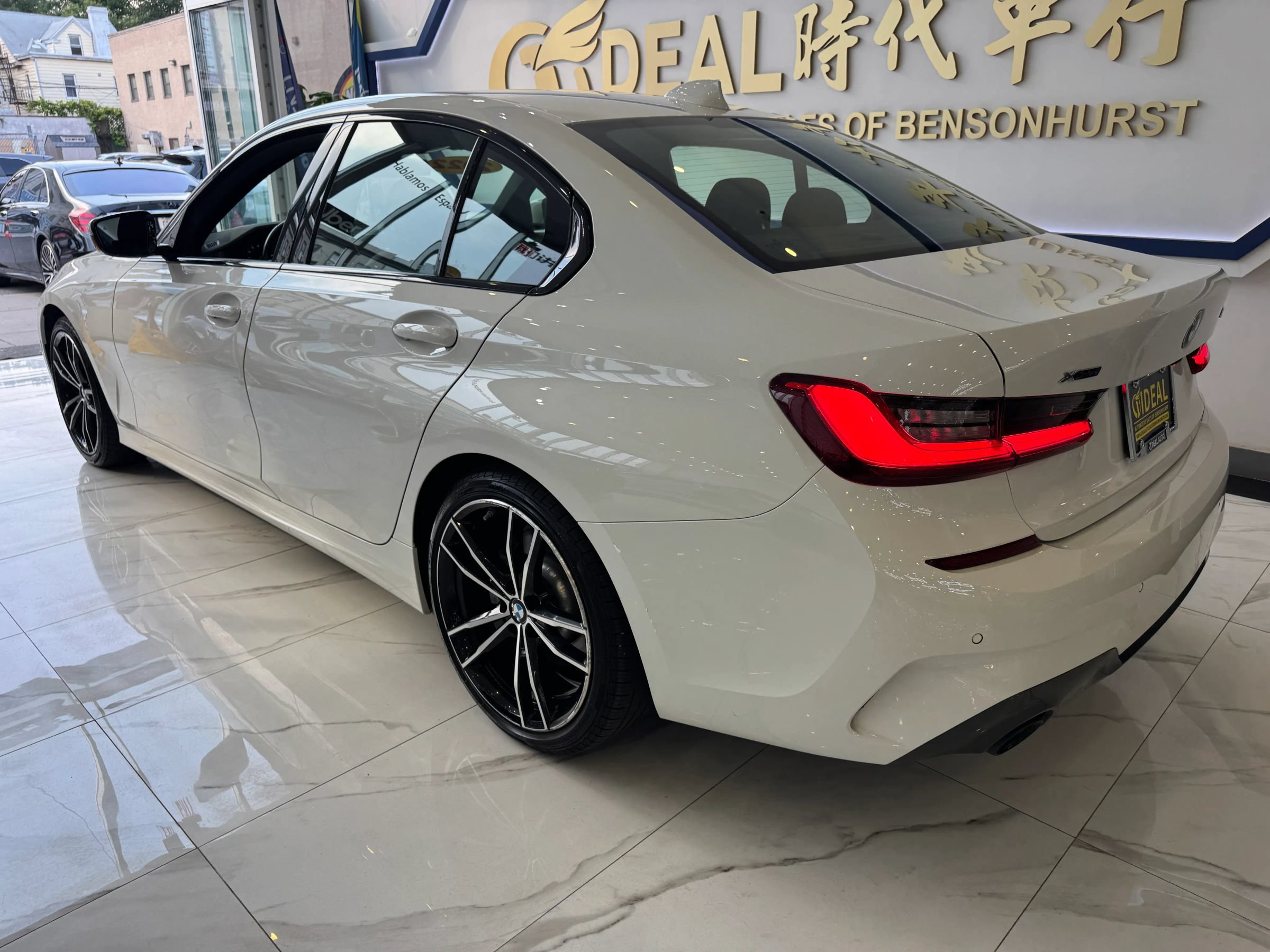 Used 2020 BMW 330i xDrive Sedan w/ M Sport Package AWD/4WD image 5