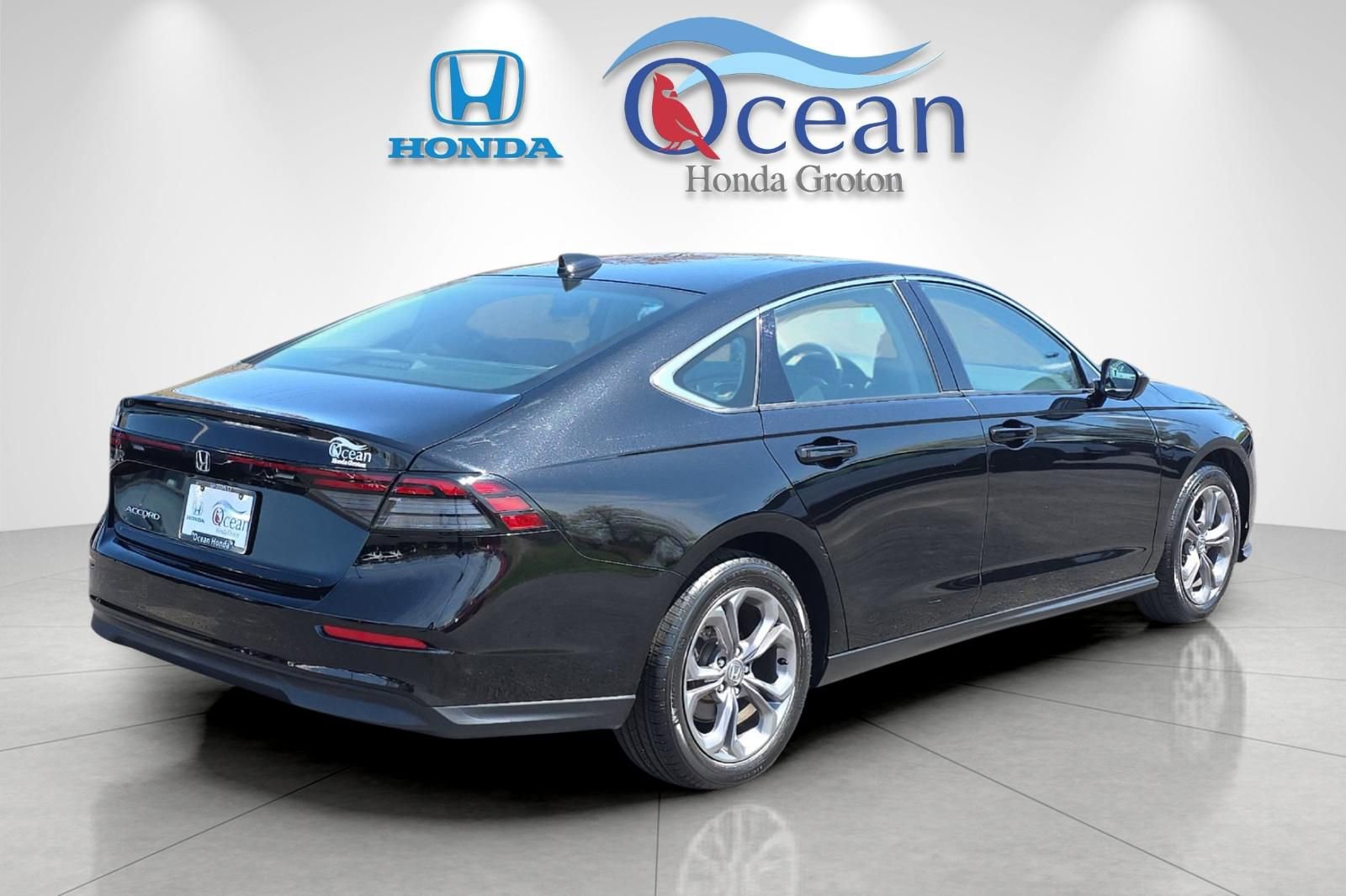 Used 2024 Honda Accord EX image 3