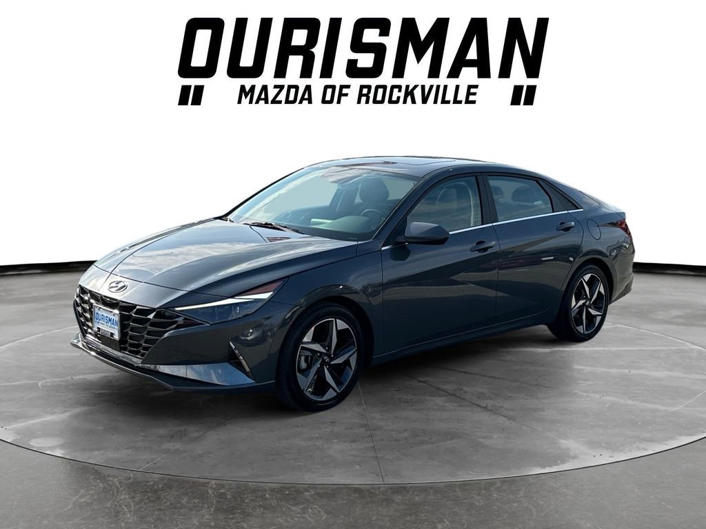 Used 2023 Hyundai Elantra Limited w/ Preferred Accessory Package image 2