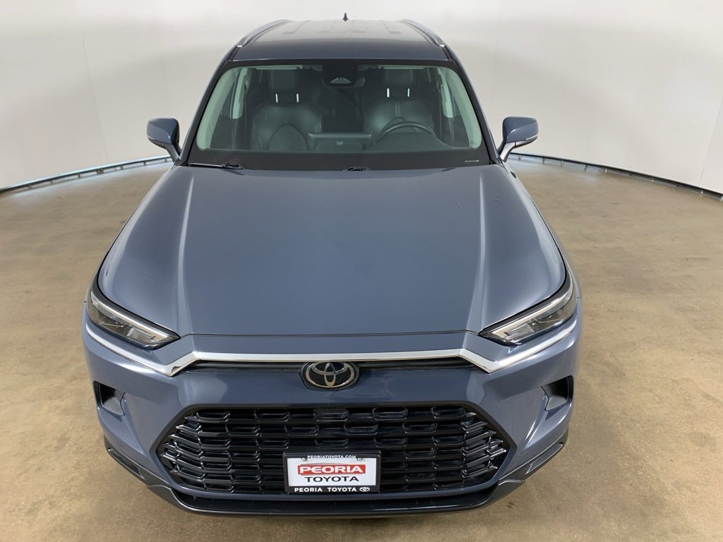 Used 2025 Toyota Grand Highlander AWD image 4