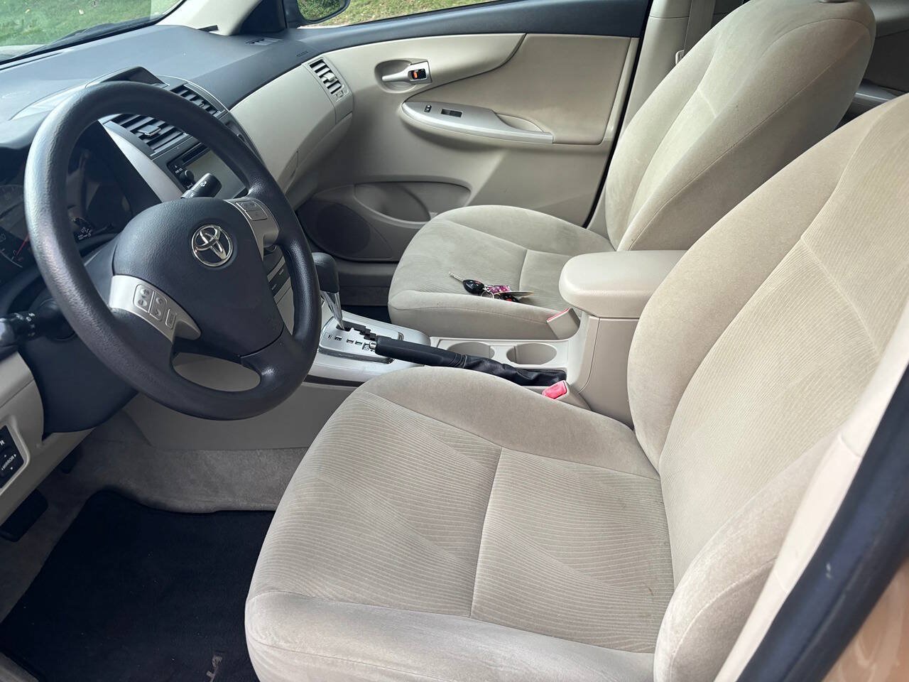 Used 2012 Toyota Corolla LE FWD image 14